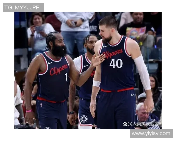 韩篮昌原与高阳的激烈对决引发篮球迷热议赛场精彩瞬间回顾